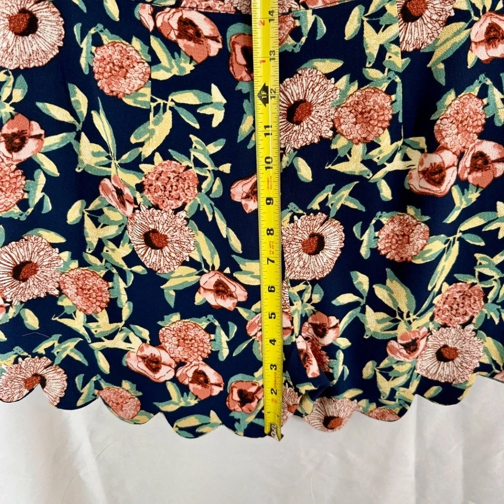June & Hudson Floral Scallop Hem Shorts | Navy Botanical Print | Size M